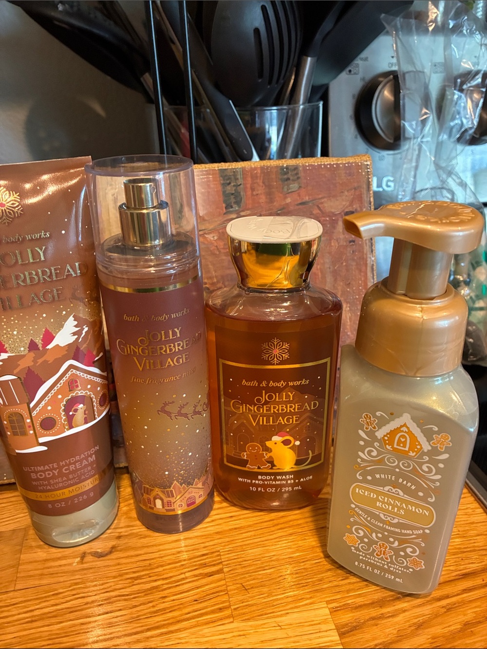 Bath & Body Works Jolly Gingerbread Village Body Wash & Lotion Set - Brown/Gold